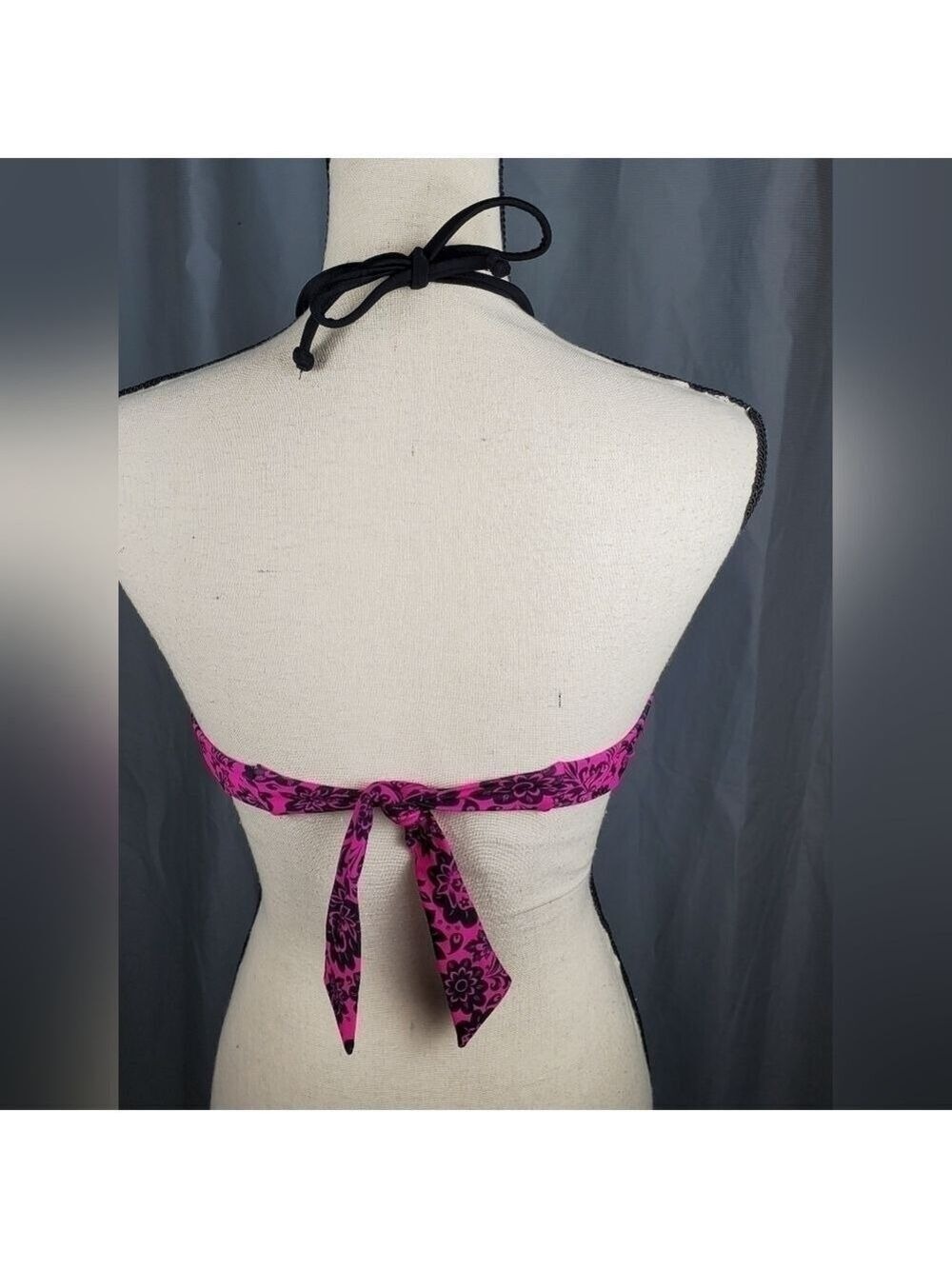 Xhilaration bikini top, hot pink and black, size XL - Picture 3 of 3